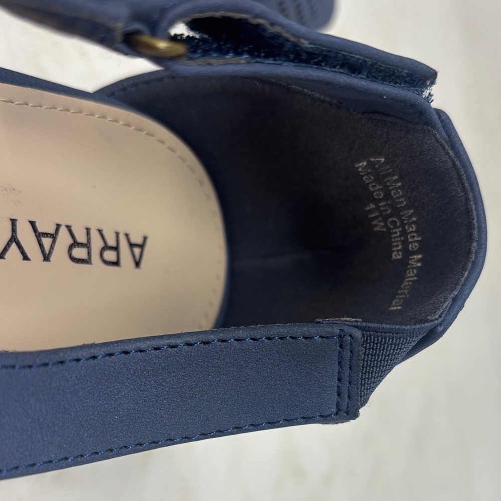 Array Women's Elegant Navy Sandals - image 7